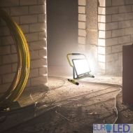 100W LED Прожектор SAMSUNG ЧИП G2 SMD Сиво Тяло 6500К Стойка + 3 Метра Кабел ЕУ Щепсел
